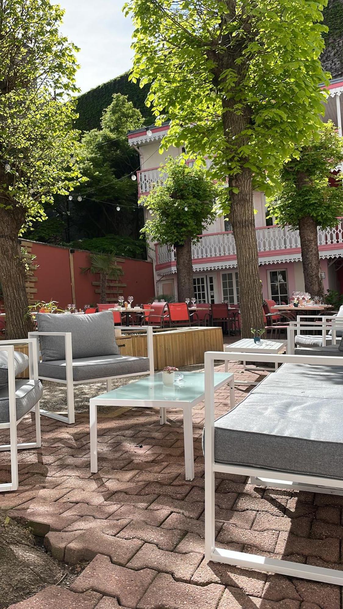 Hotel & Restaurant Le Patio Віші Екстер'єр фото
